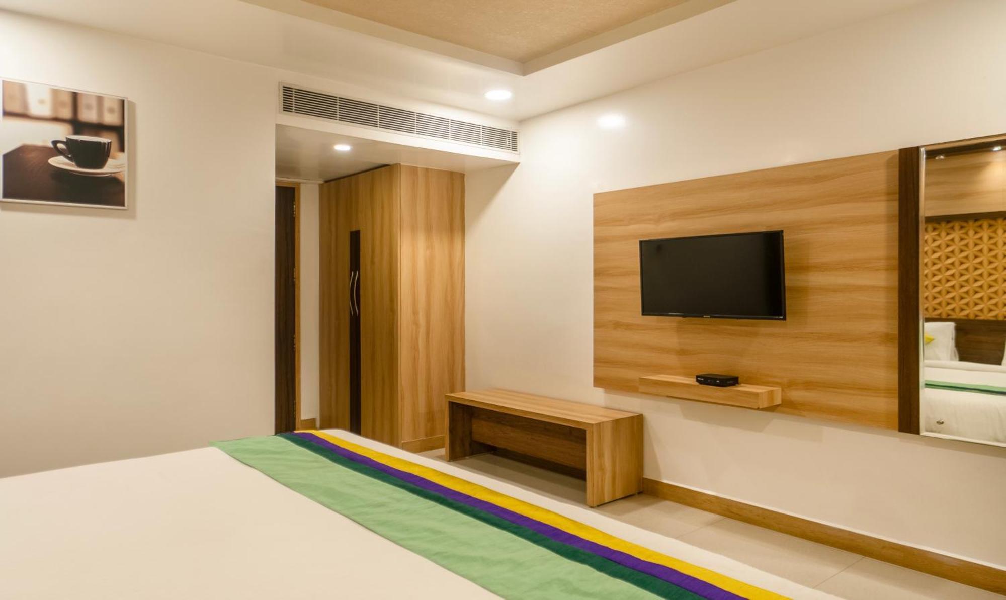 Treebo Golden Swan Pammal Hotel Chennai Exterior foto