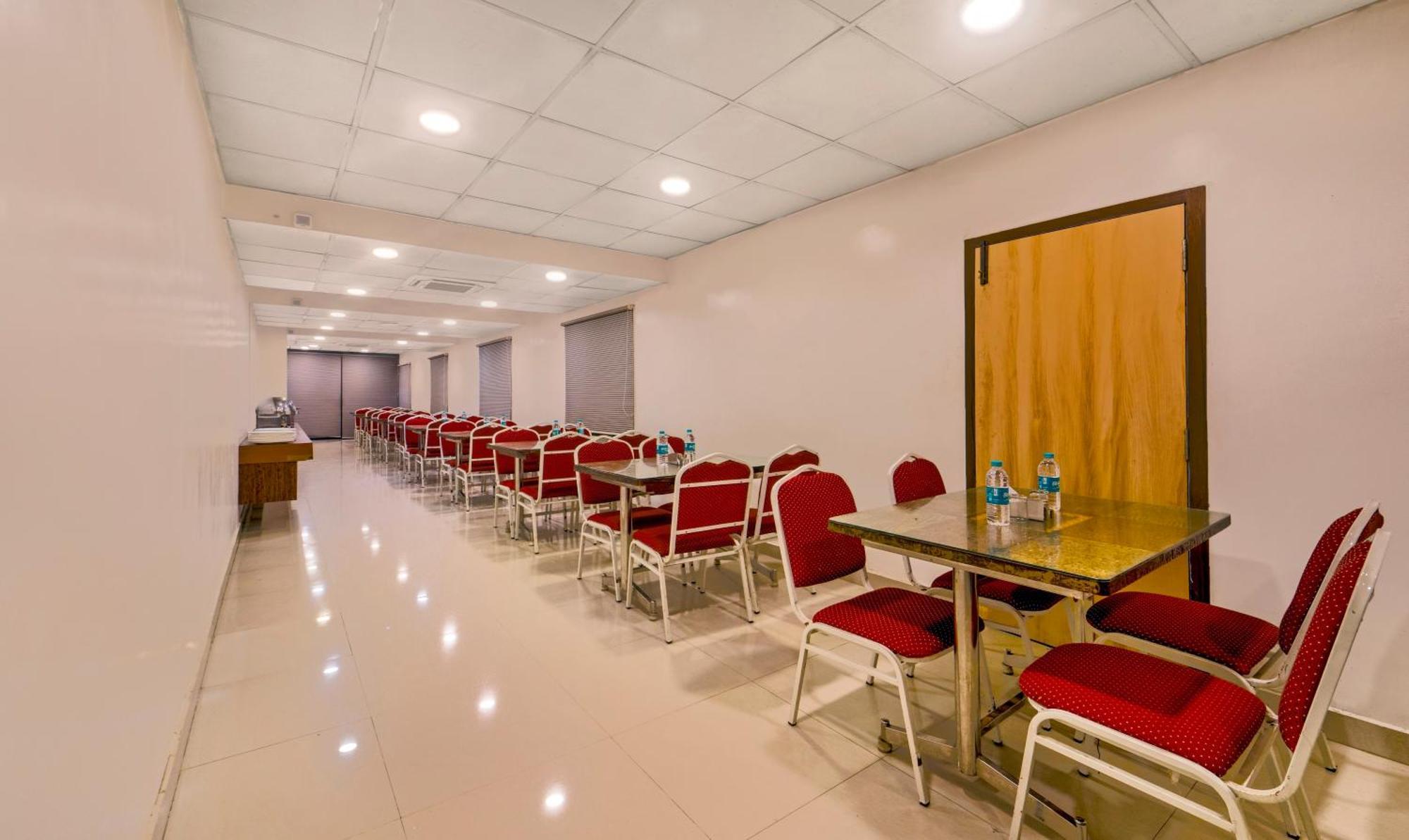 Treebo Golden Swan Pammal Hotel Chennai Exterior foto